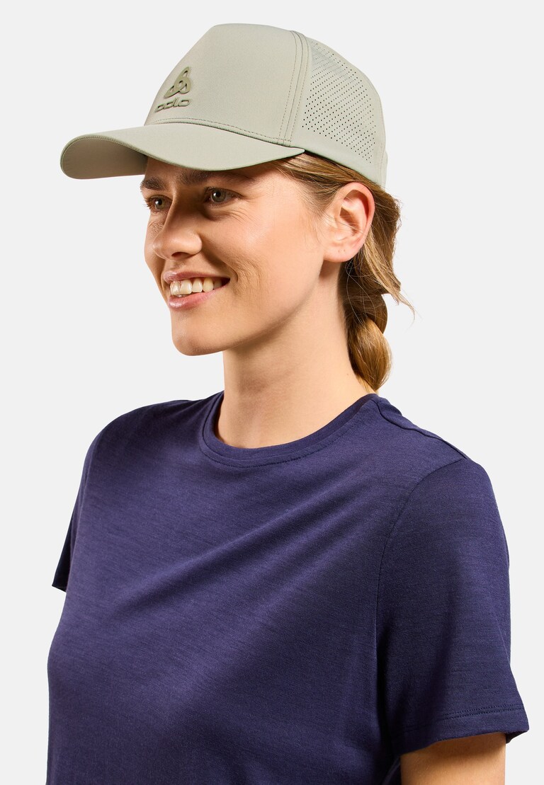 Performance Cap mit Knopfdruckleiste