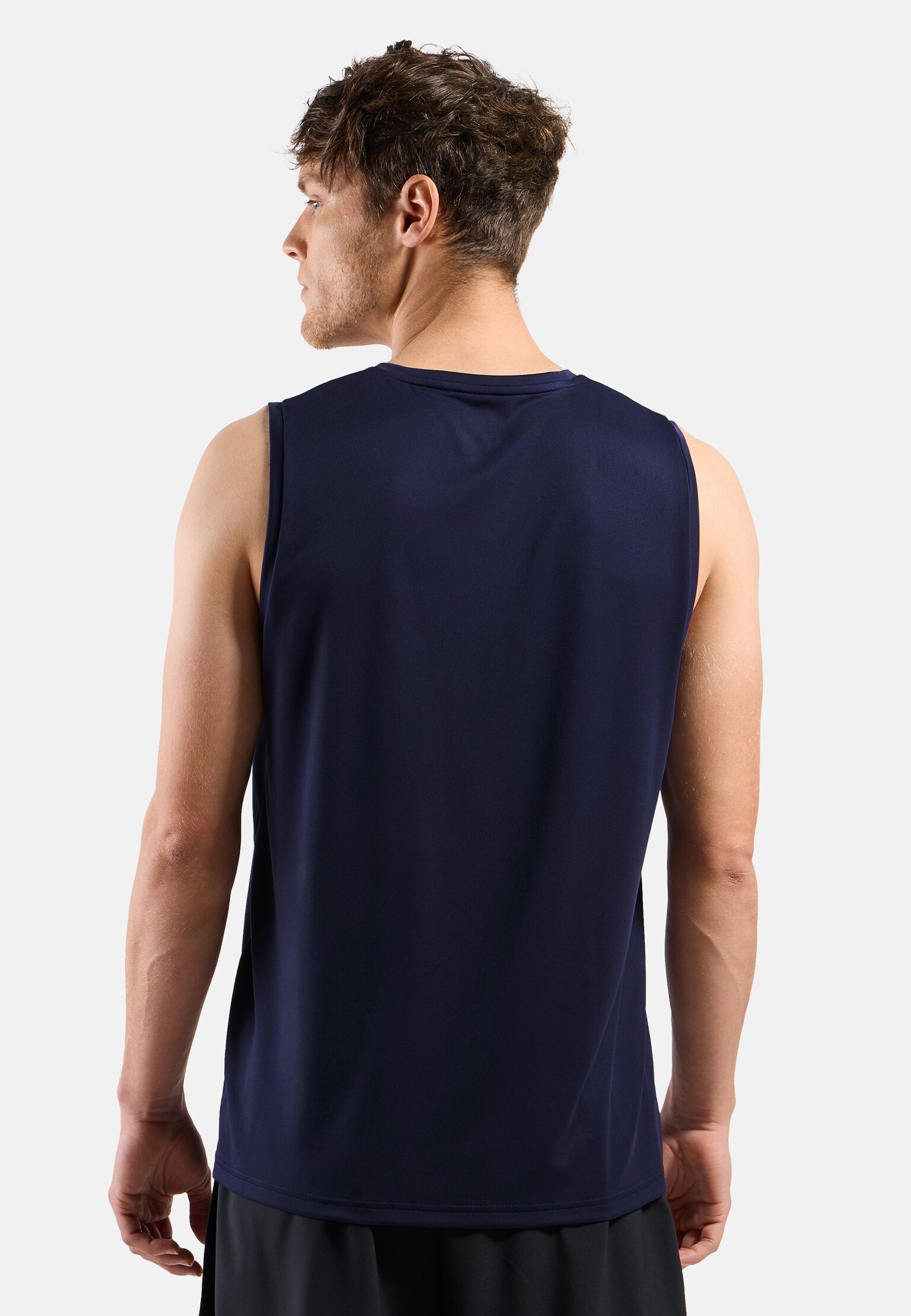 The men's Essentials running singlet