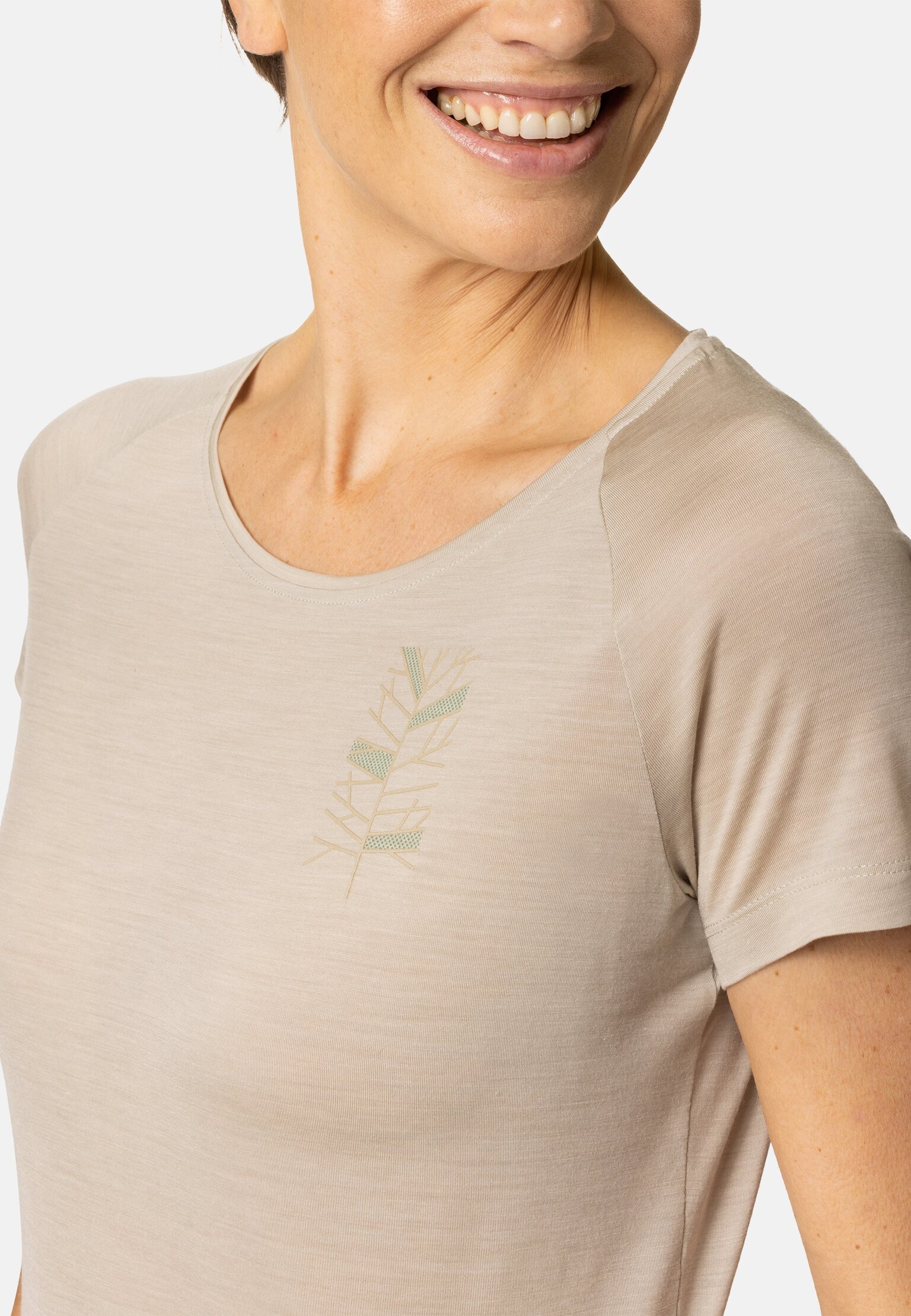 The Ascent Performance Wool 130 tree t-shirt