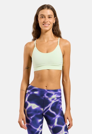 The Seamless soft-support reversible sports bra