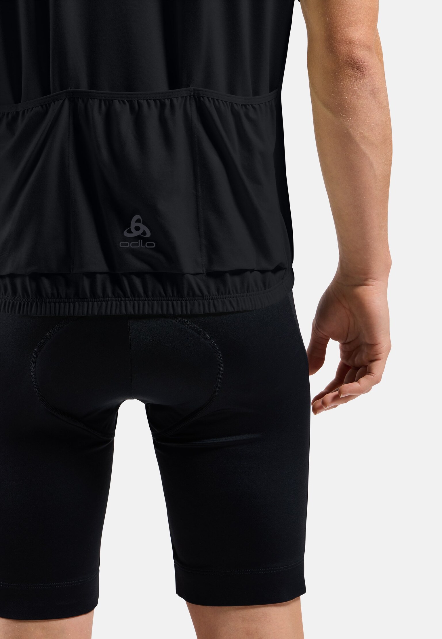 Essentials Radtrikot mit Halbreissverschluss