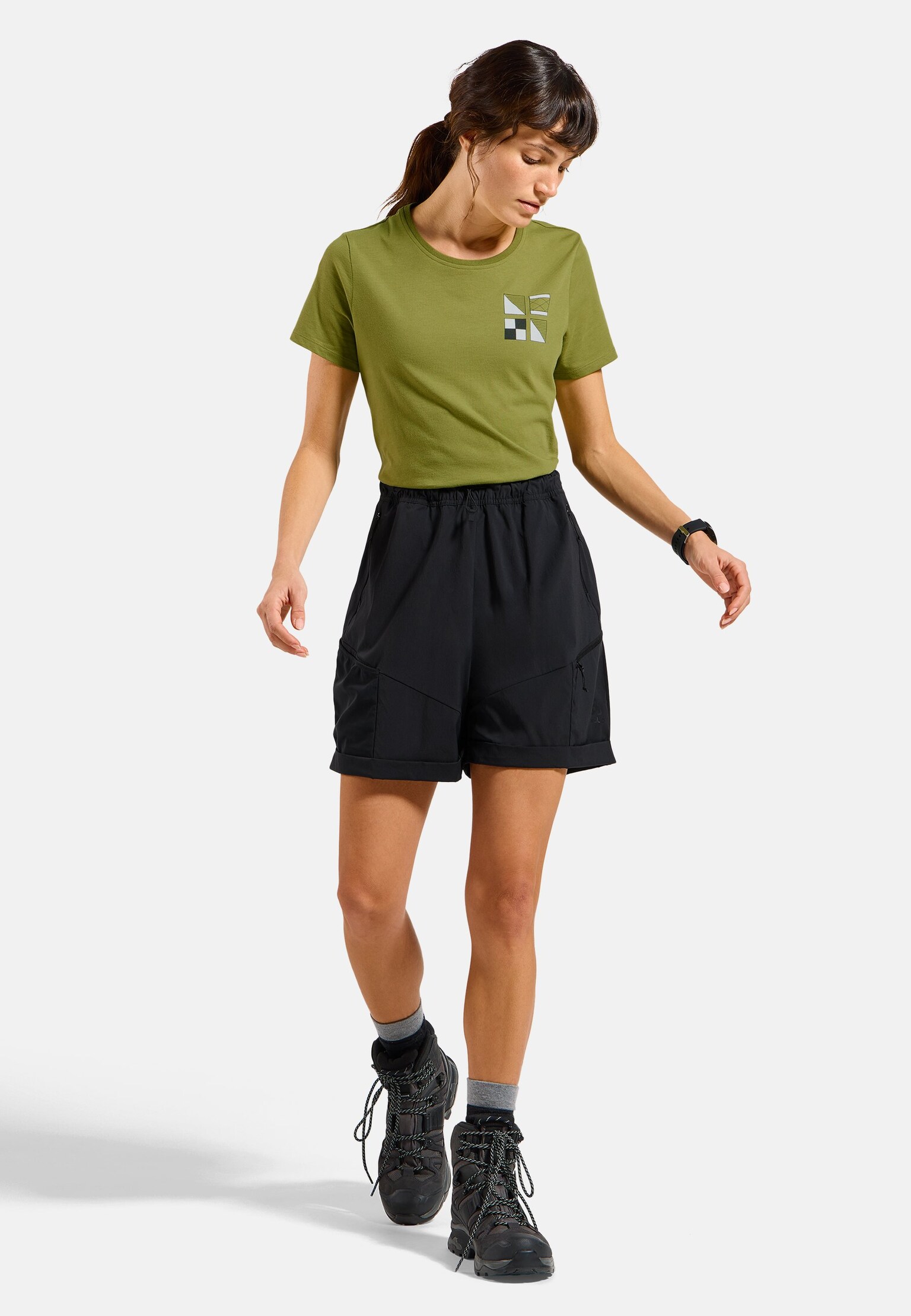 Short cargo Essentials