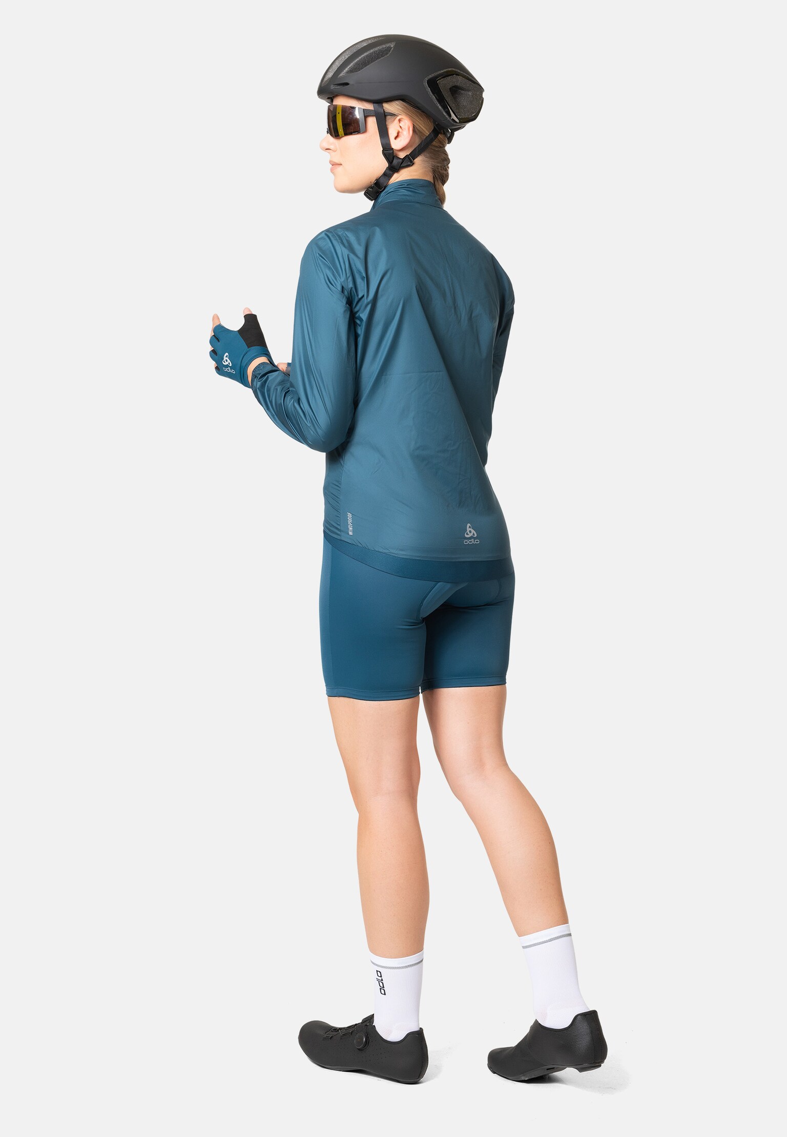 The Essentials long sleeve cycling jacket