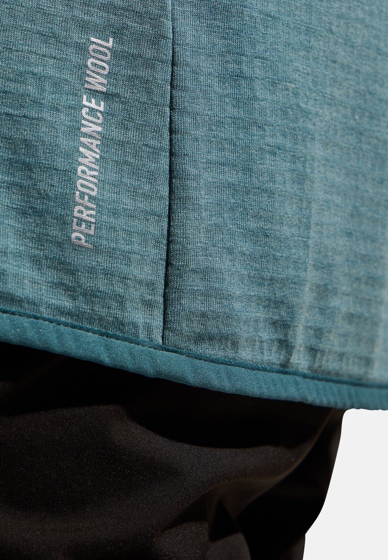 The Ascent mid layer hooded zip